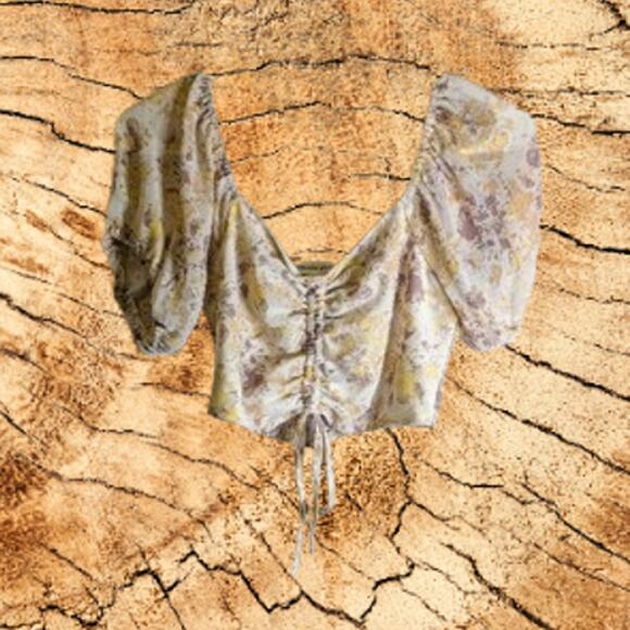 French Kiss small short sleeve floral polyester woman's crop top. - Picture 1 of 1